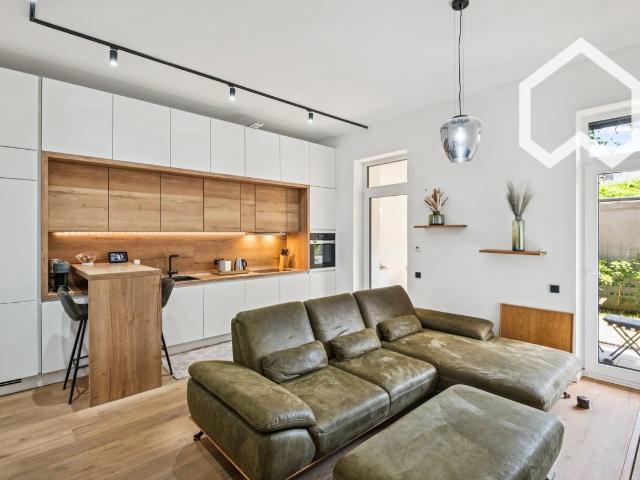Premium fully furnished 4 room apartment with private garden, smart home in Düsseldorf Flingern, Dusseldorf Amsterdam Apartments for Rent