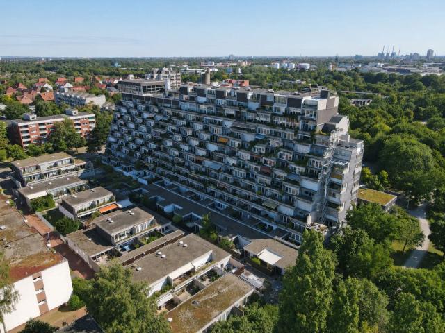 Premium fully furnished 3 room apartment with panoramic views, balcony, underground parking, indoor pool & sauna