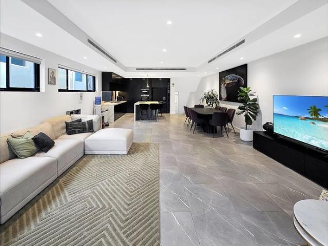 Premium Fully Furnished! Luxury and Spacious!
