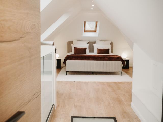 Premium furnished triplex – 2bed 2bath – Pontoise city centre – Paris 35 min