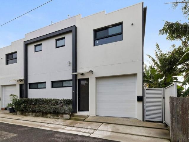 Premium split level two bedroom granny flat