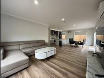 Premium Family Home in Manor Lakes – Comfort & Convenience Combined