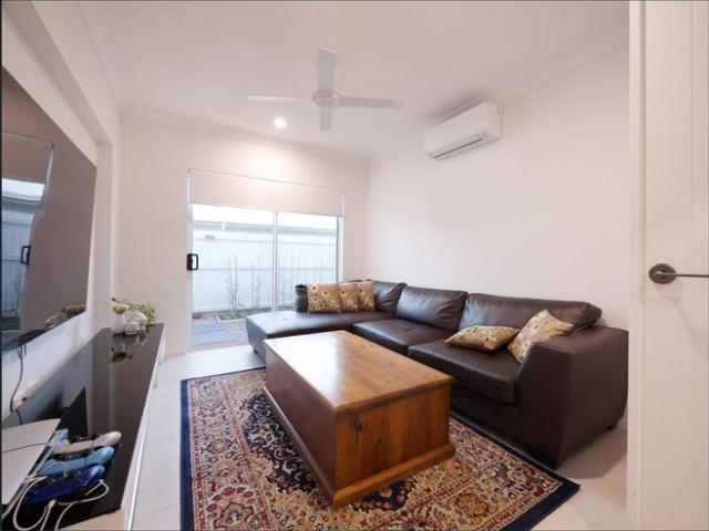 ⭐ Premium Family Home – 5 Bedrooms, Pool, Solar Power & Owner Maintained Pool