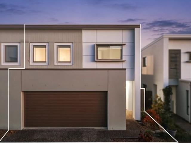 Premium Family Living in Prestigious Rochedale Outlook