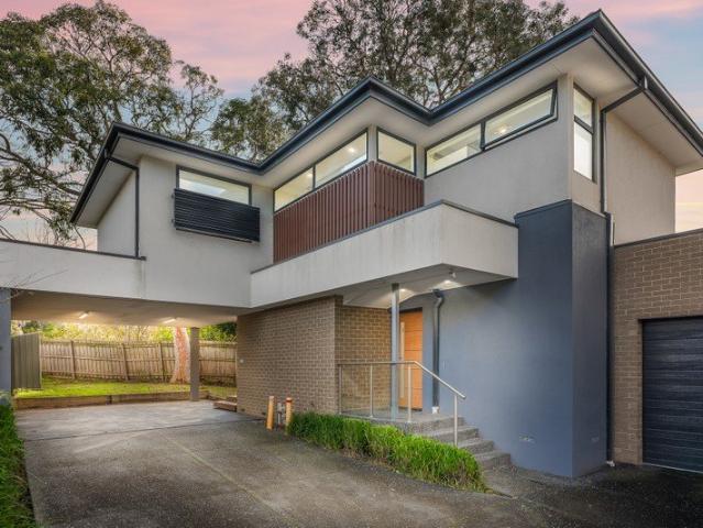 PREMIUM FAMILY LIVING IN THE GLENDAL PRIMARY & HIGHVALE SECONDARY ZONES!