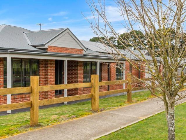 Premium Family Living with a Seven Car Shed and Beautiful Rural Outlook