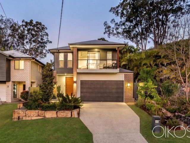 PREMIUM FAMILY LIVING WITH EXCEPTIONAL ENTERTAINING APPEAL