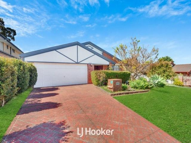 Premium Family Residence in a Highly Sought Endeavour Hills Location.