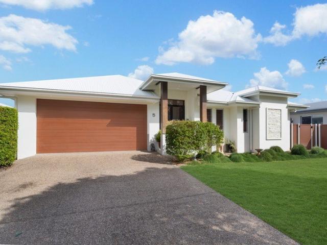 Premium Golf Course Living with Exceptional Views