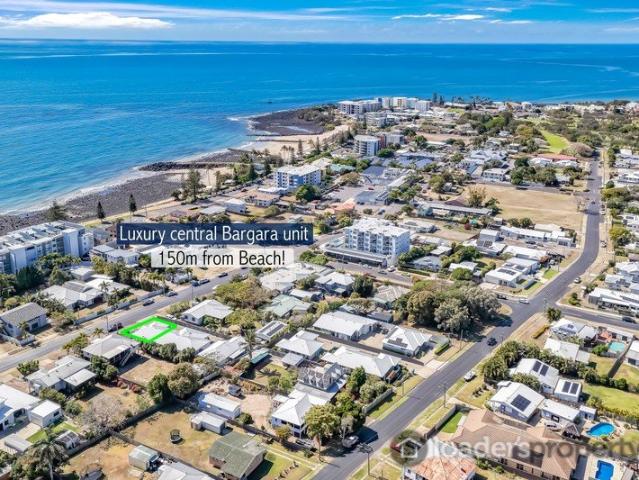 PREMIUM HIGH END DUPLEX STYLE UNIT IN THE HEART OF BARGARA 150M TO BEACH, PUB AND CAFÉ'S!