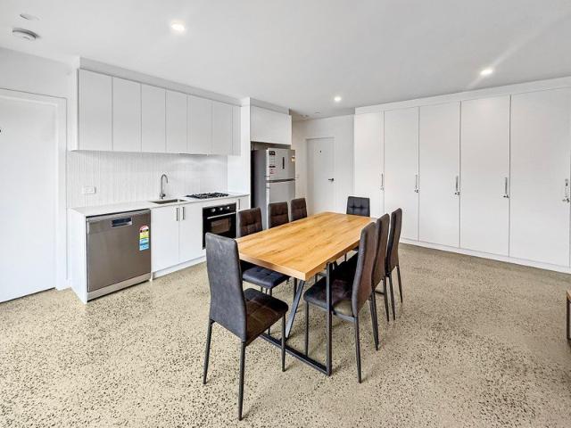 Premium High Quality Rooming House: 1 Room Available