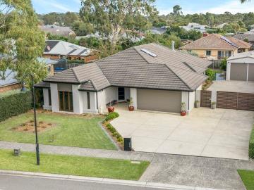 Premium Indoor Outdoor Living With Secure Side Access And Shed