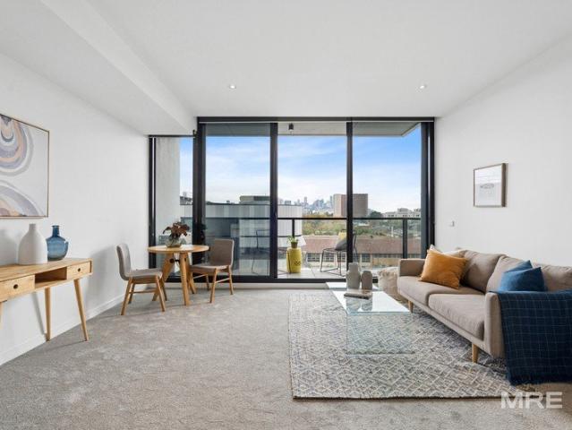 Premium 'Jaques' residence with Melbourne skyline views
