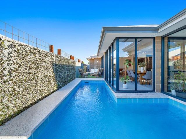 Premium Luxury Home in Prime Location: Sophistication & Style!