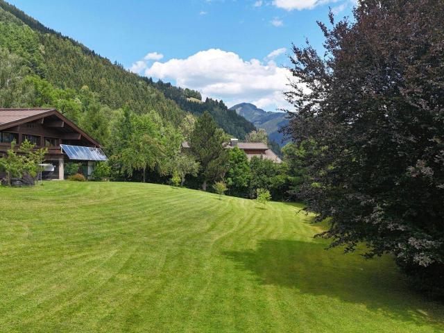 Premium Lage: Traumhafte Liegenschaft mit über 4000 m² Fläche in Piesendorf Aufhausen zu verkaufen