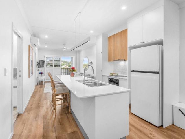 Premium Lakeside Apartment in Andergrove Lakes