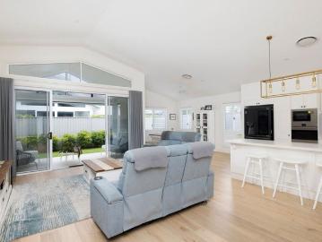 Premium Lifestyle Private Corner Vantage