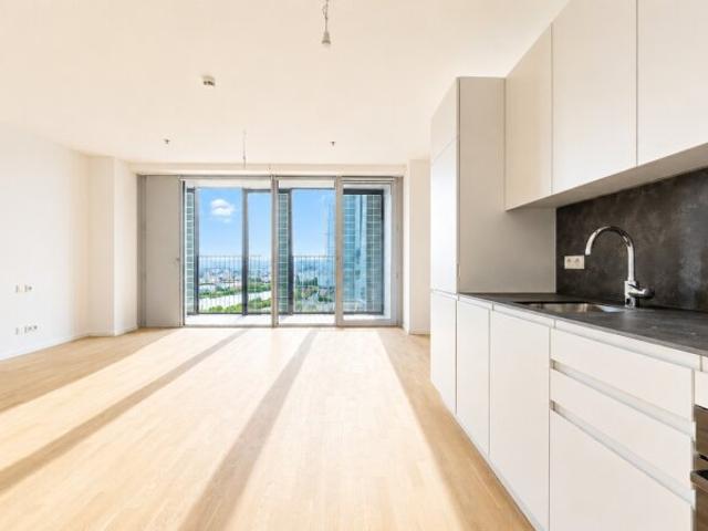 Premium Living über Wien – Wohnung im DC Tower