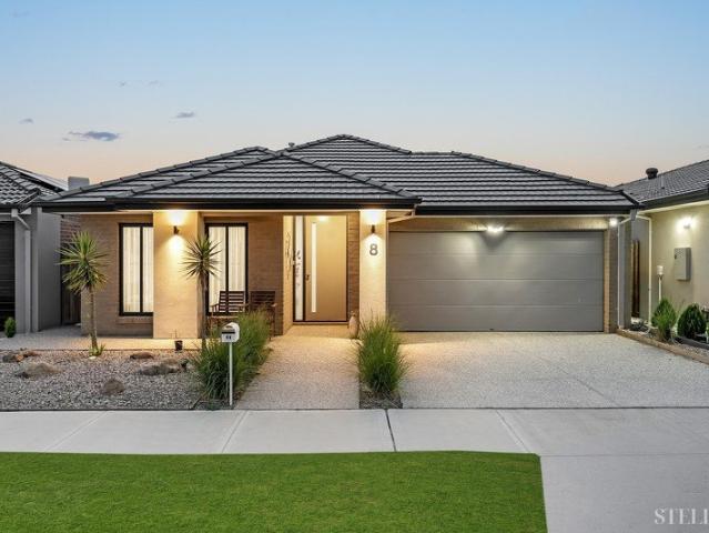 !Premium Living in a Prime Officer Location!