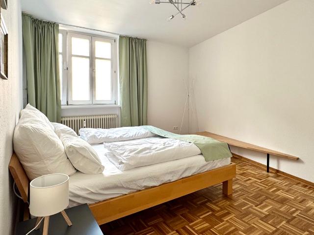 Premium Living in City West: Stylish Apartment at Olivaer Platz, Berlin Amsterdam Apartments for Rent