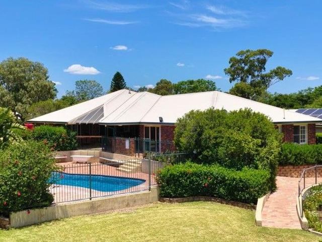 Premium Living, Privacy & Pool