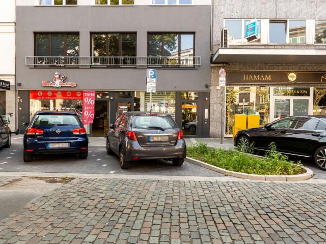 Premium Living Space in Düsseldorf's Top Location, Dusseldorf Amsterdam Apartments for Rent