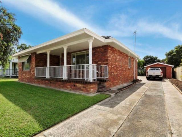 Premium Location 3 bedroom 2 bathroom Family Home in Wyong