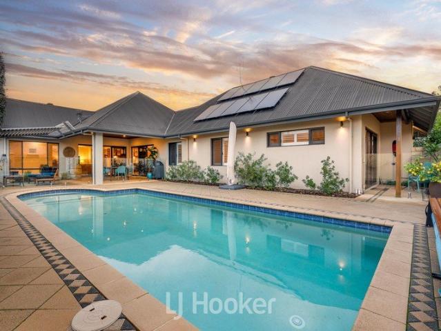 Premium Lodge & Co Residence with Pool, Workshop & Tennis Court Access