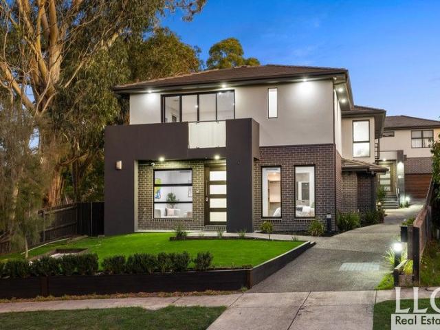 Spacious Approx. 40sq Built Up Modern Parkside Residence