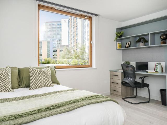 Premium Plus Studio to let at The Paragon, Boston Manor Road, Brentford, London, TW8 9QW | Accommodation for Students