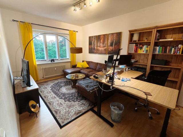 Premium Remote Work Oasis: Height Adjustable Desk, Private Gym & Green View, Berlin Amsterdam Apartments for Rent