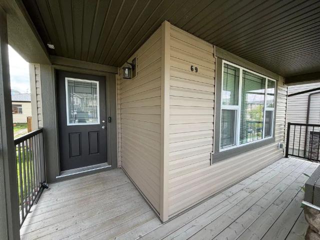 Premium Rental Opportunity – Hillcrest Avenue SW, Airdrie — 3 Bedrooms House