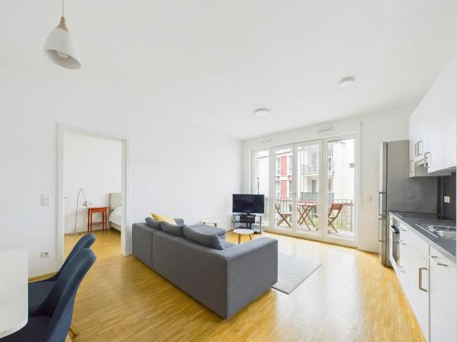 Premium Riverside Living on the Spree, Berlin Amsterdam Apartments for Rent