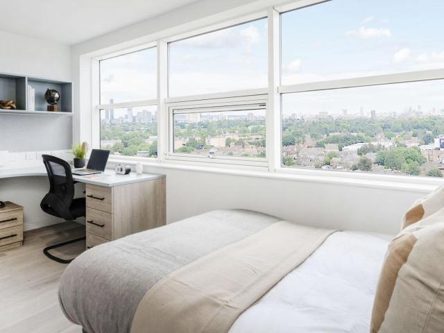 Premium Studio to let at The Paragon, Boston Manor Road, Brentford, London, TW8 9QW | Accommodation for Students