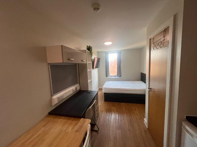 Premium Studio Double Bed at. Studio to rent £910 pcm £210 pw
