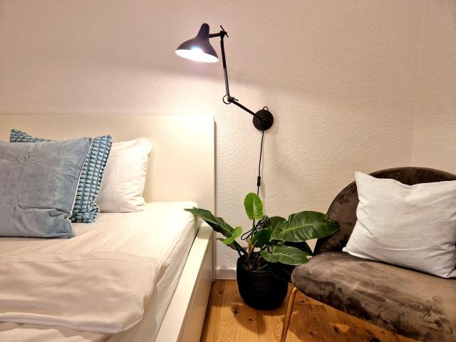 Premium Suite: brandnew studio with 2 balconies *CATHEDRAL VIEW* close to HOCHSCHULE FÜR MUSIK & TANZ, Koln Amsterdam Apartments for Rent