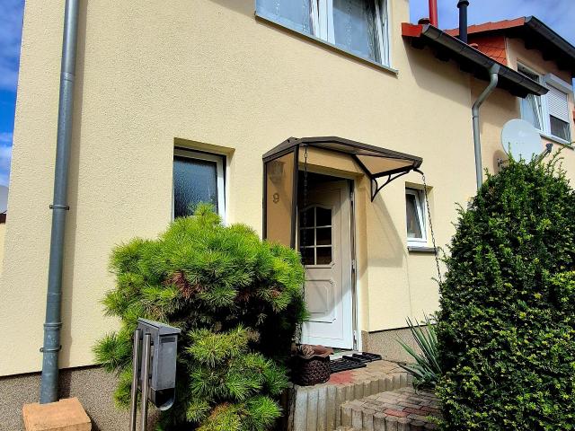 Premium semi detached house near Halle: Temporary living for up to 4 people with fireplace & pool
