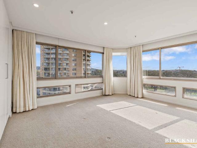 Premium Sky High Living with Sweeping Views