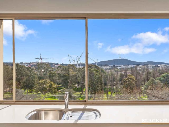 Premium Sky High Living with Sweeping Views
