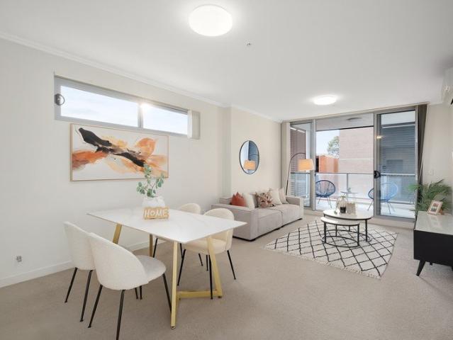 Premium Skypoint Towers Suite | Triple Aspect Living with Dual Balconies & Expansive District Views