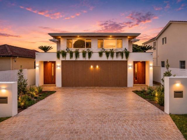 Premium & Sophisticated Brand New Luxury Duplex with over sized Master Retreat, Pool & Sun Drenched North Facing Backyard