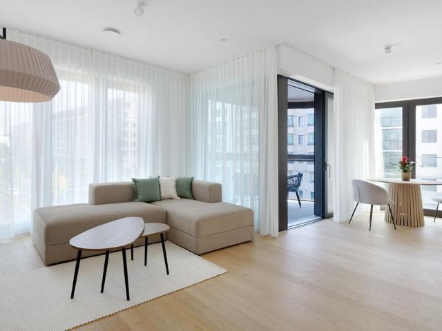 PREMIUM TWO ROOM APARTMENT IN HAFENPARK QUARTIER FRANKFURT, Frankfurt Amsterdam Apartments for Rent