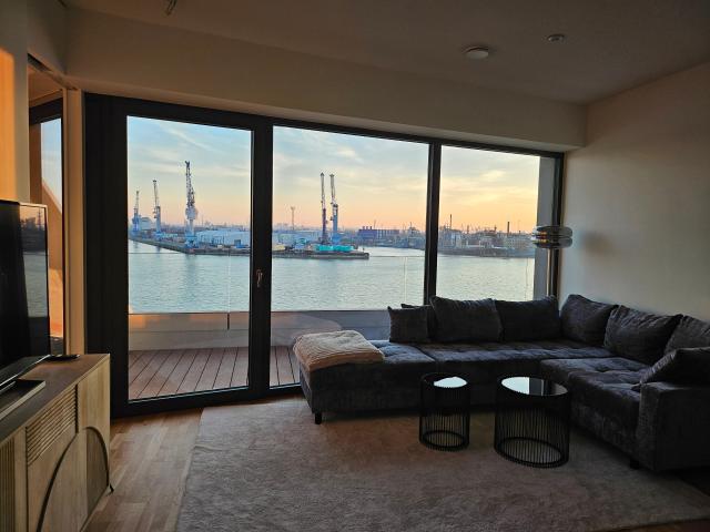 Premium Temporary Living with Elbe Views at Strandkai, HafenCity