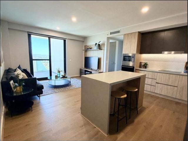 PREMIUM TOP FLOOR 2 BEDROOM 2 BATHROOM APARTMENT