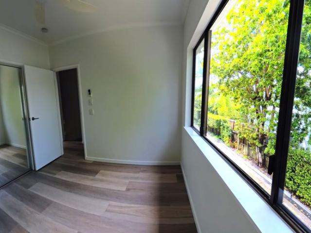 Premium townhouse with private courtyard, pool access, and a short stroll to Gympie Tce. Ideal for professionals and couples.Available Now!