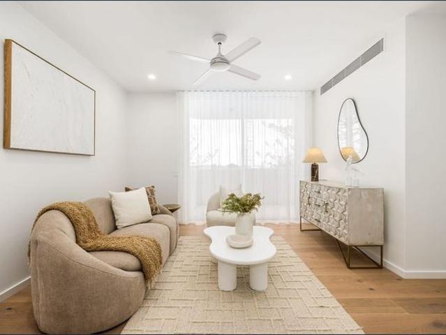 Premium Waterfront Apartment Woody Point Village