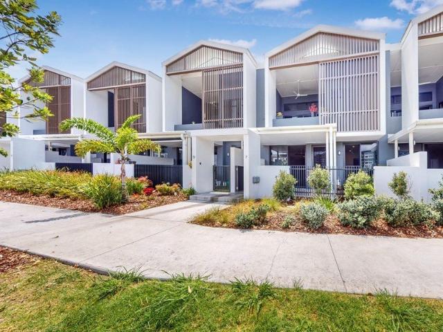 Premium Waterfront Townhouse Living in the Heart of Birtinya
