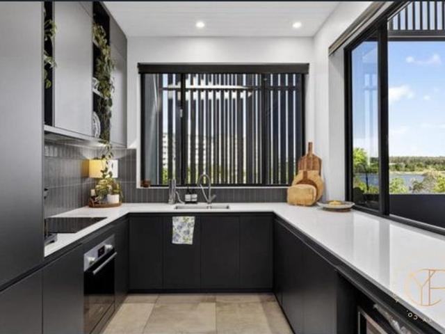 Premium Waterfront Townhouse Living in the Heart of Birtinya