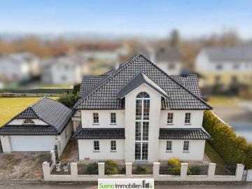 PREMIUM Wohnhaus in Marchtrenk mit Doppelgarage, Balkon e, Terrasse, Grillhaus, Keller!