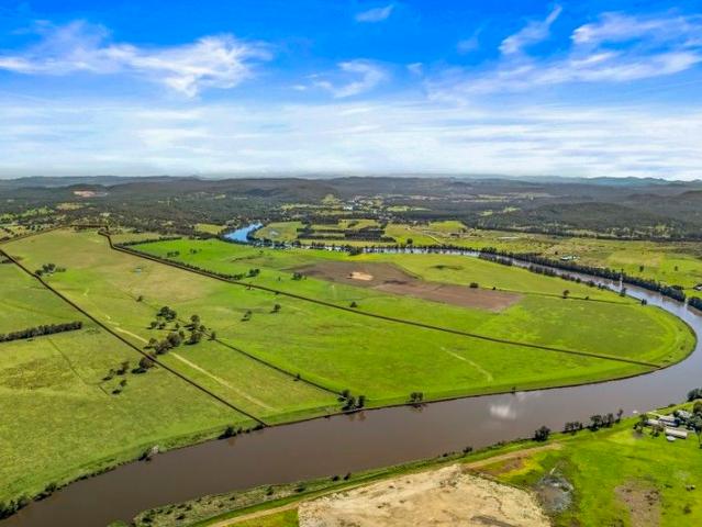 Premium 122ha Riverfront Grazing Holding